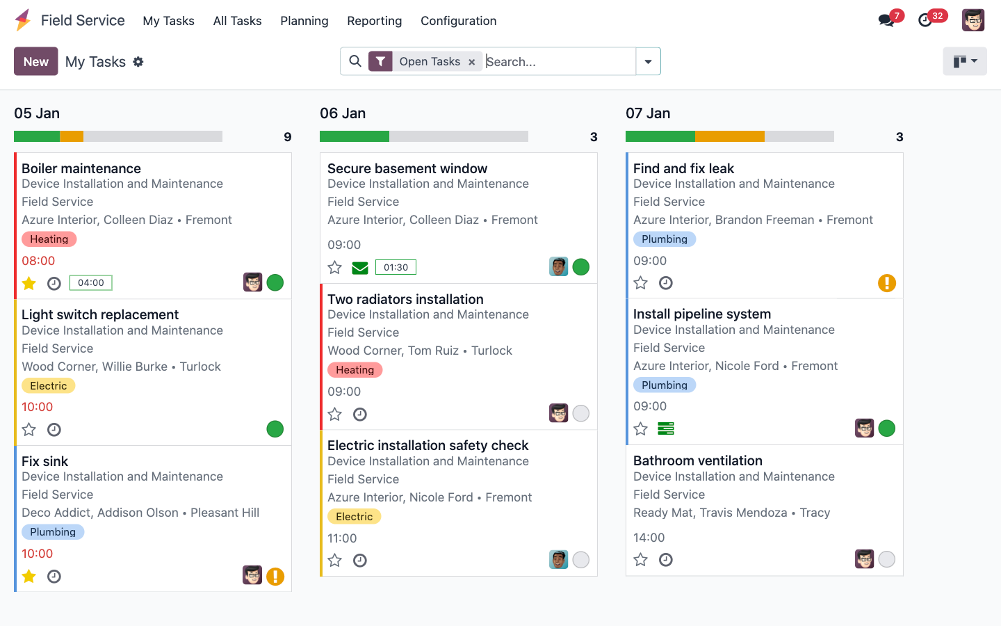 Einsätze in Odoo Außendienst als Kanban-Board nach Tagen mit Kunden und Status