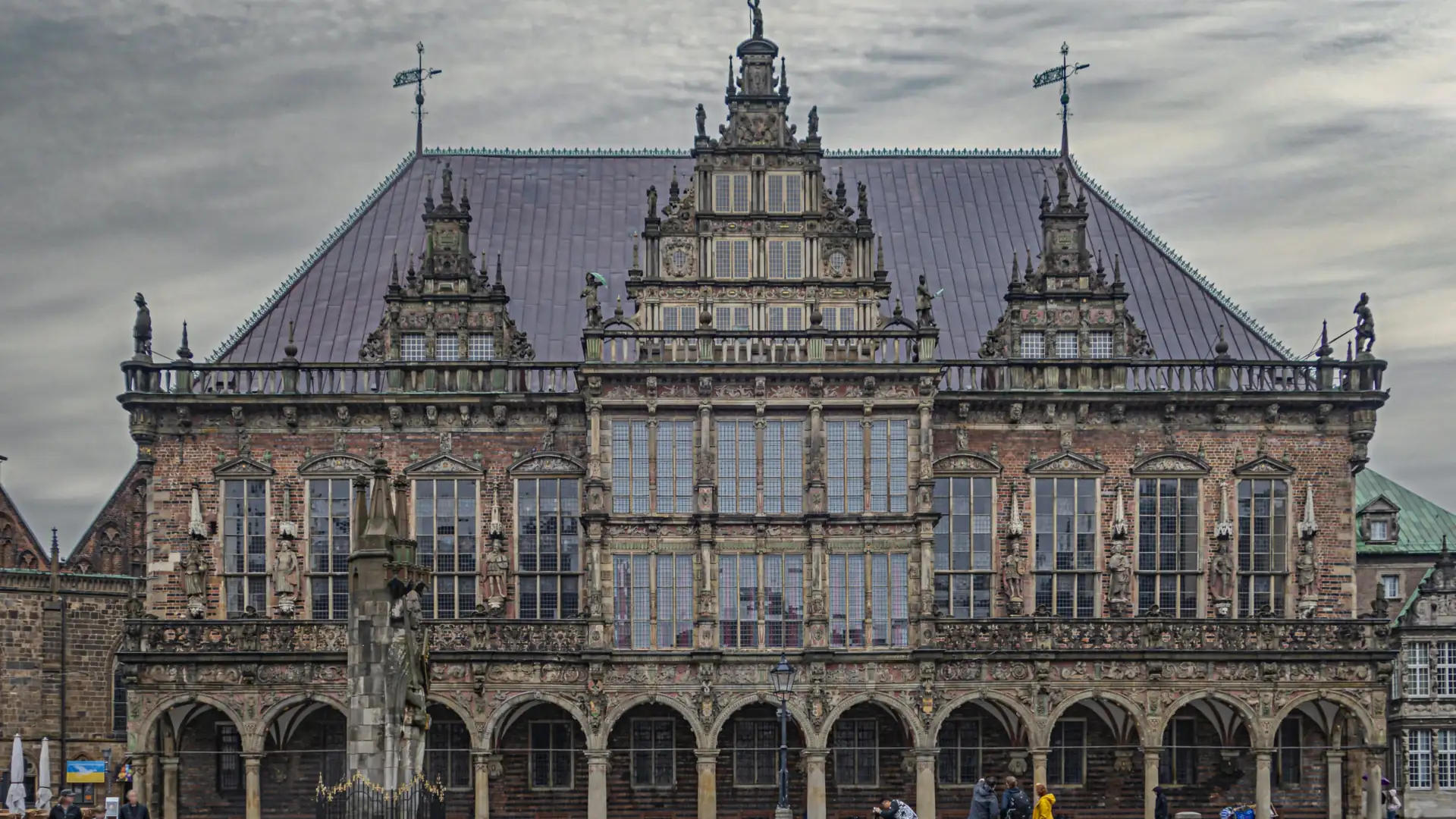 Bremer Rathaus mit Roland am Marktplatz