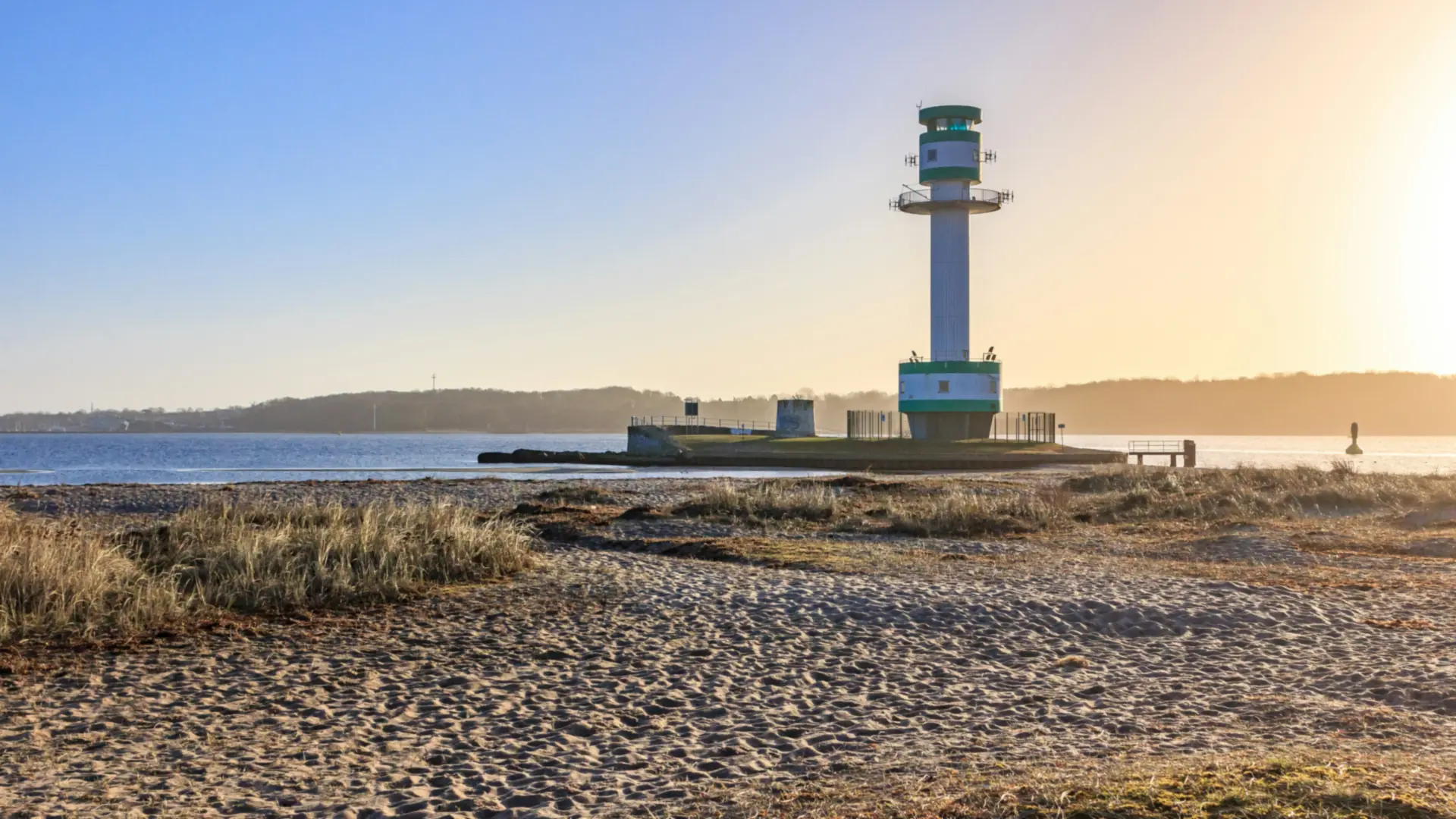 Leuchtturm Friedrichsort am Falckensteiner Strand an der Kieler Förde